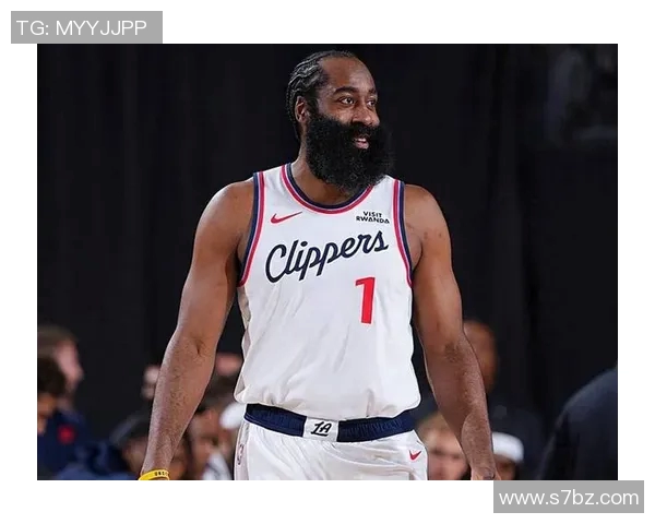 詹姆斯·哈登狂砍41分三双，快船队险胜背后暴露防守漏洞与球队化学反应隐忧