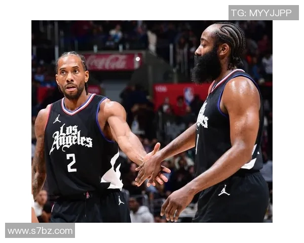 76人对阵雷霆精彩回顾一月赛季交锋的关键时刻与精彩瞬间解析